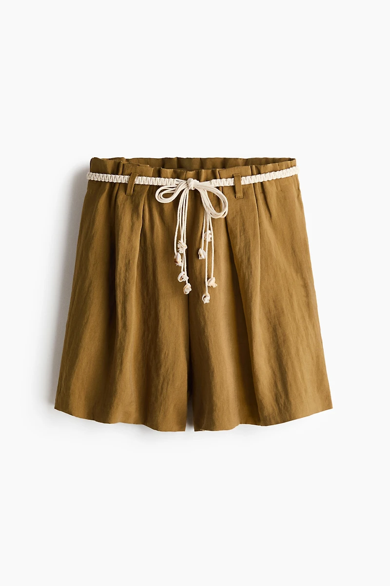 Short taille froncée avec ceinture à nouer