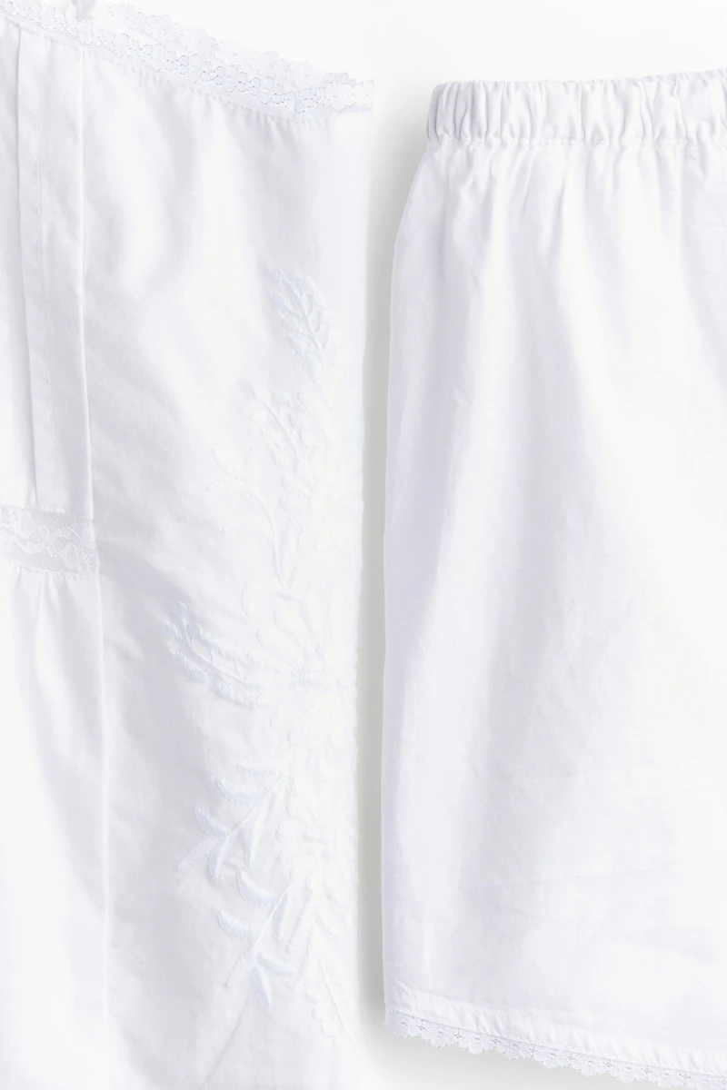 Pyjama en popeline avec dentelle