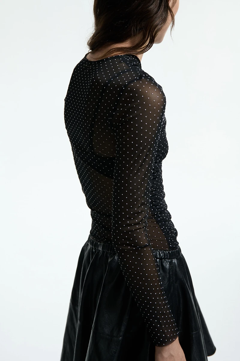 Haut en voile plumetis