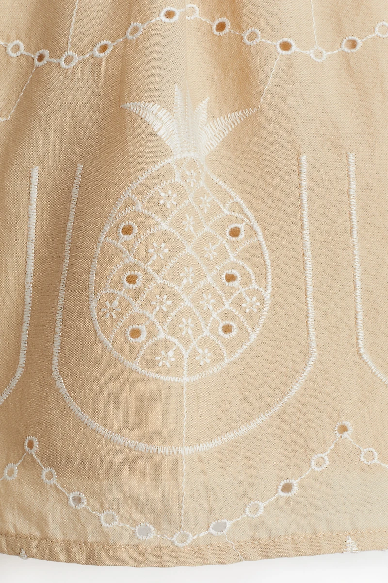 Broderie anglaise shorts
