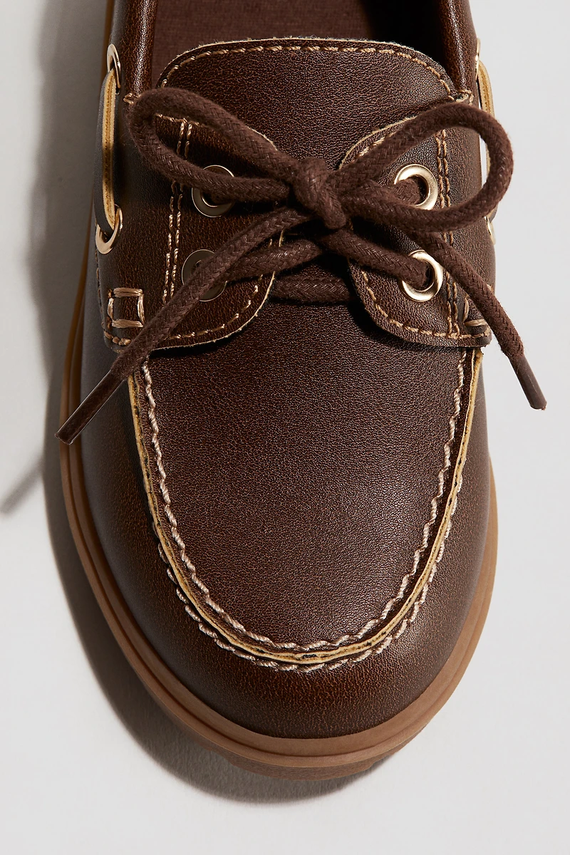 Chaussures de bateau