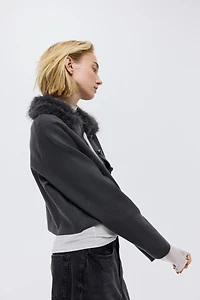 Gilet en fin tricot avec col