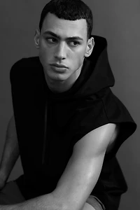 Regular-Fit Sleeveless Sports Hoodie with DryMove™