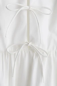 Robe en popeline avec détails noués