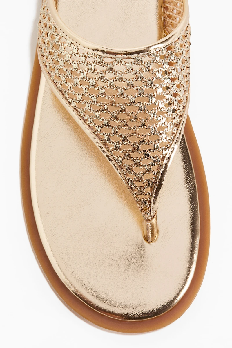 Tongs tressées