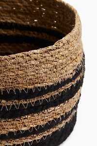 Panier en paille tressée avec couvercle