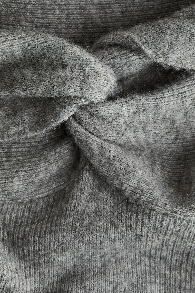 Robe à épaules dénudées en fin tricot