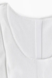 Robe moulante en tricot côtelé