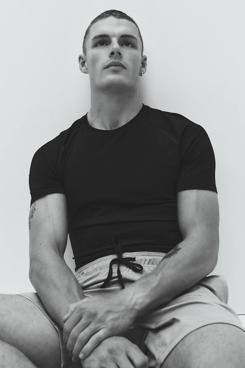 Muscle Fit Sports T-Shirt with DryMove™