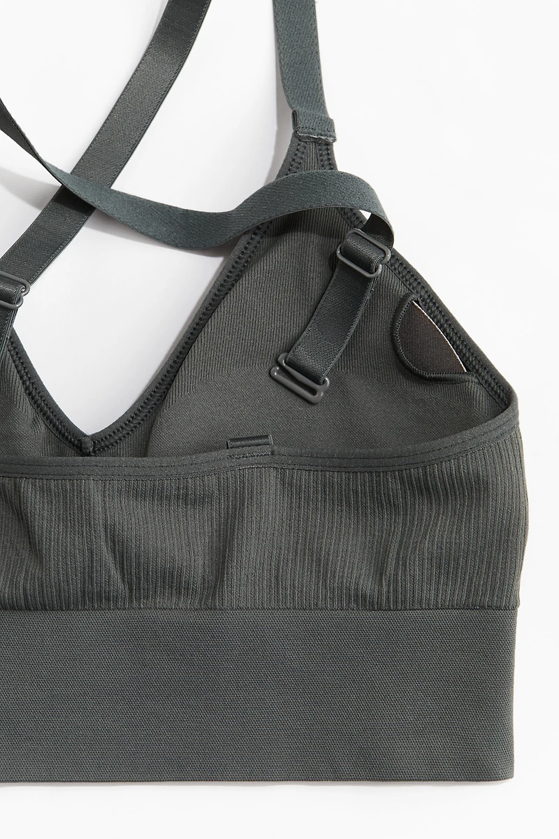 Seamless Medium-Support Sports Bra with DryMove™