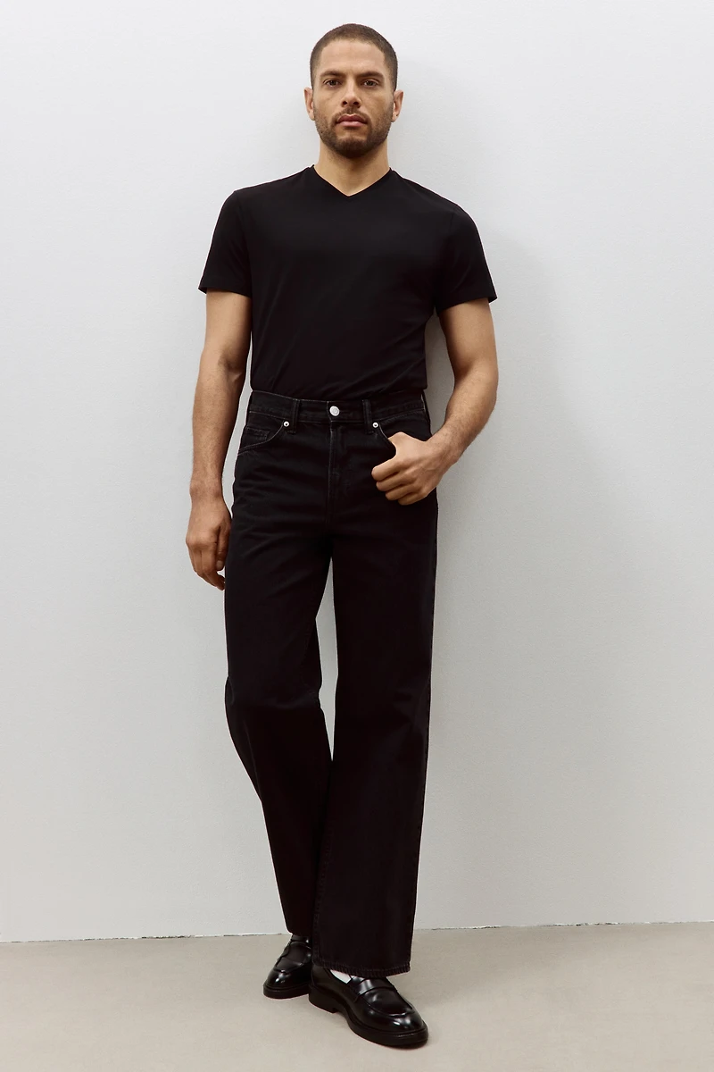 Slim Fit V-neck T-shirt