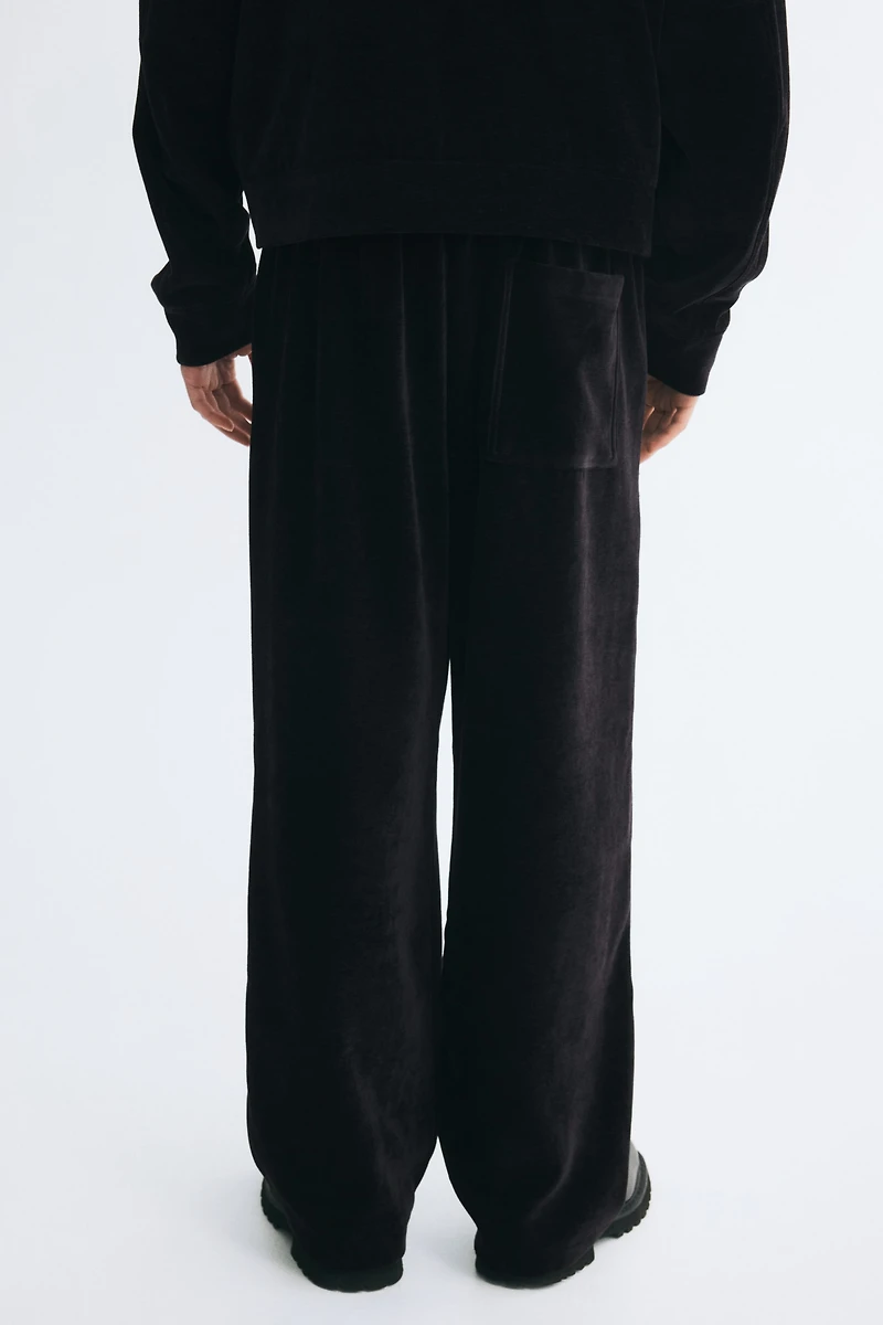 Relaxed Fit Velour sweatpants