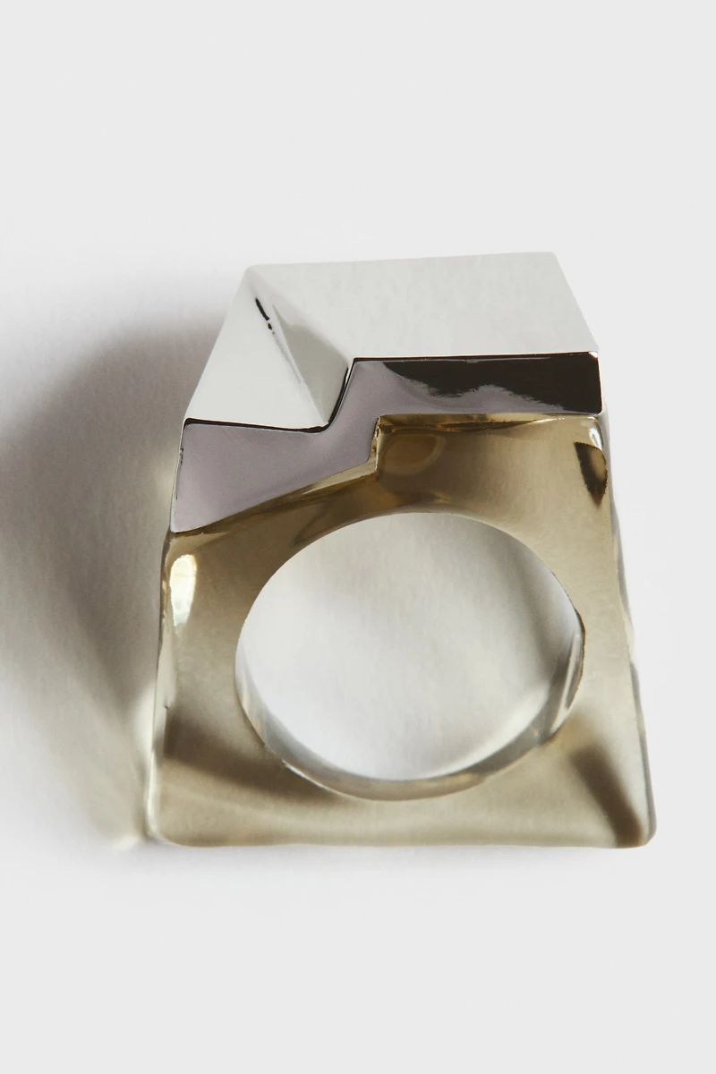 Geometric Ring