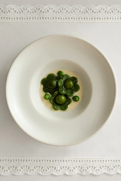 2-Pack Lace-Trimmed Placemats