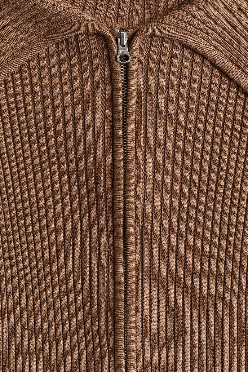 Gilet épaules nues