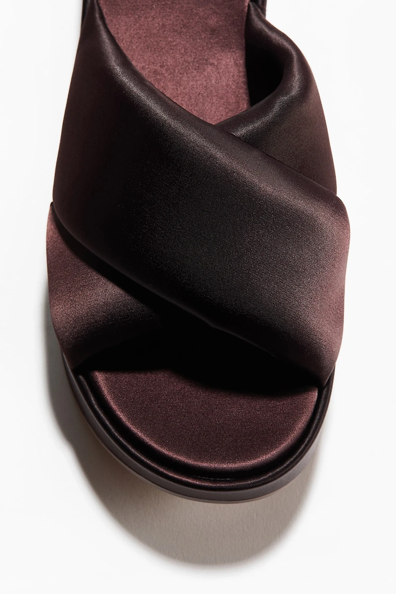 Chunky Flatform Sandals