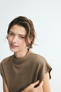 Cap-Sleeved Fine-Knit Top