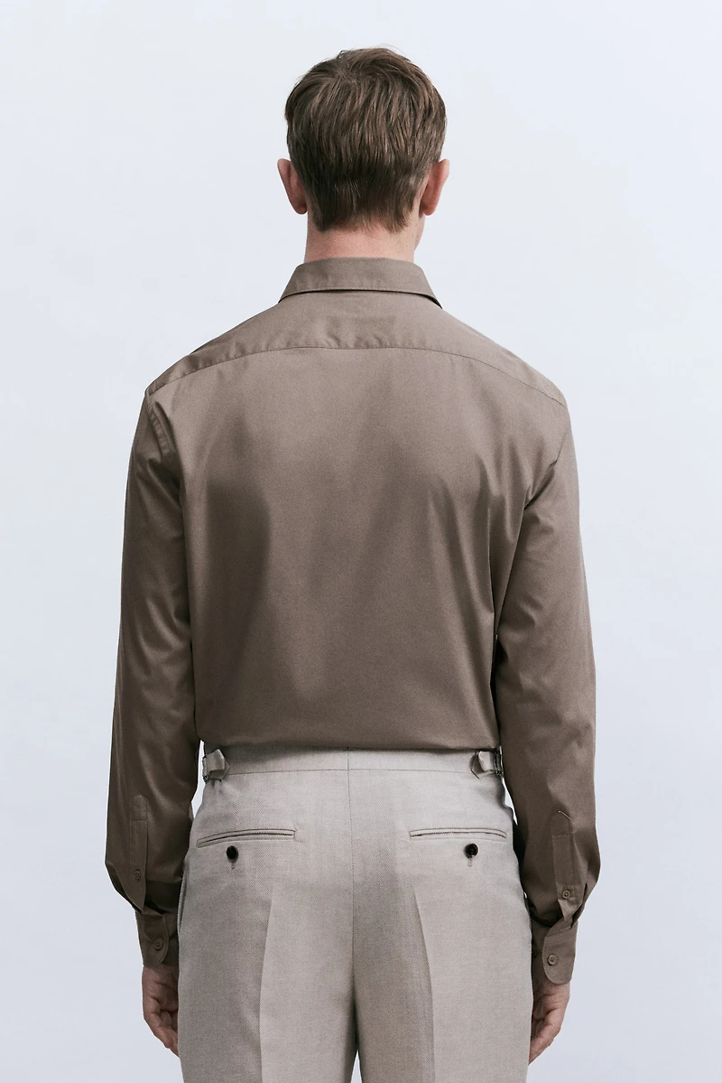 Chemise extensible près du corps