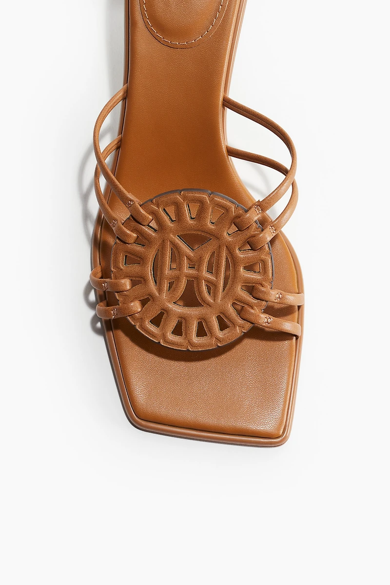 Sandales à talon avec monogramme