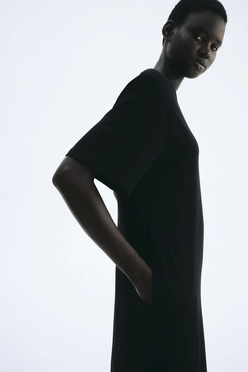 Shoulder-pad T-shirt dress