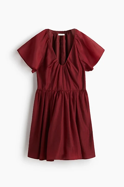 Robe à manches papillon