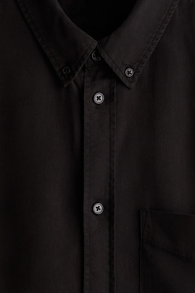 Loose-Fit Button-Down Shirt