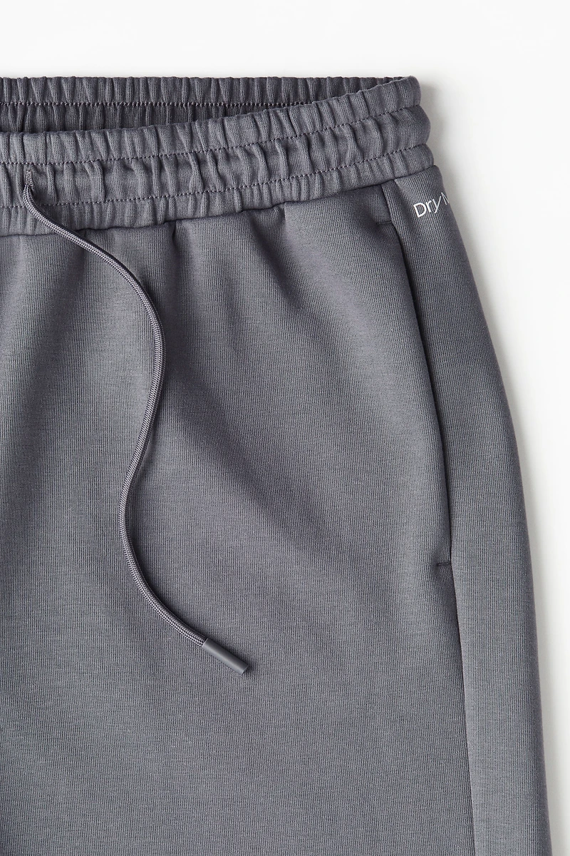Mid-Length Sports Shorts with DryMove™