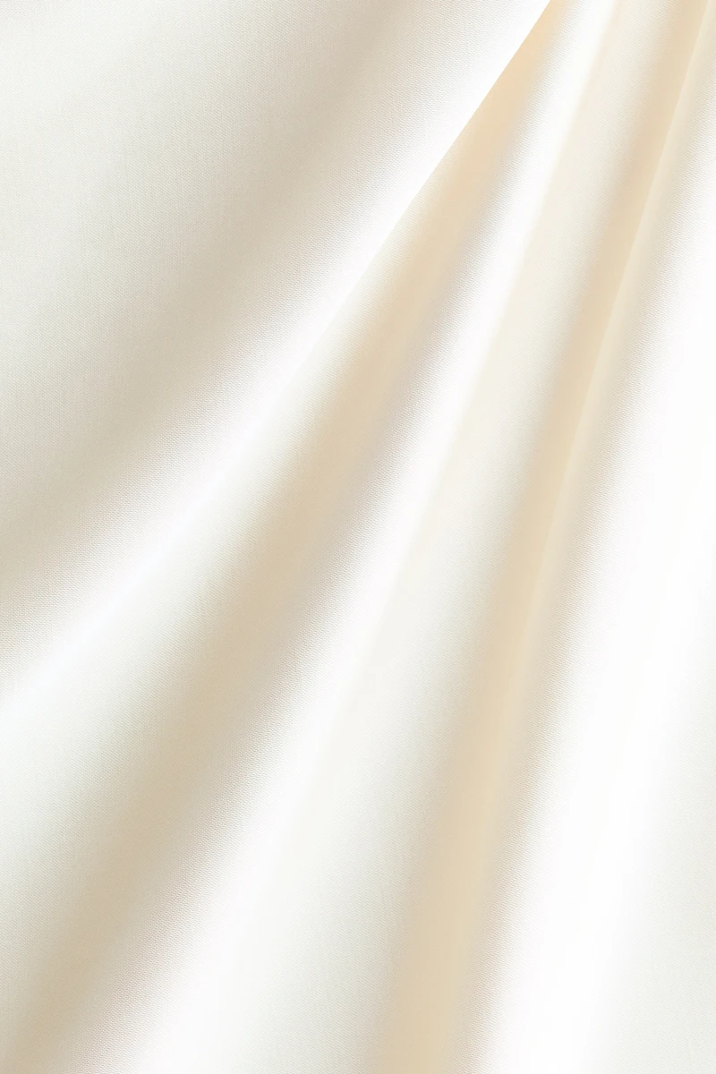 Haut asymétrique en satin