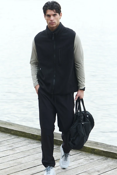 Regular-Fit Teddy Fleece Sports Vest