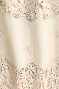 Jupe en coton avec broderies