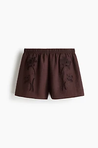 Short avec broderie anglaise