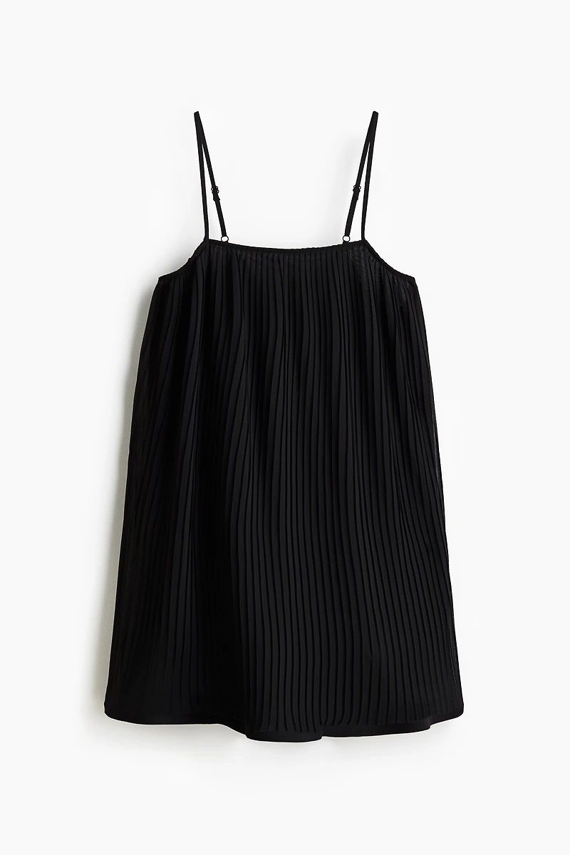 Robe plissée à bretelles fines