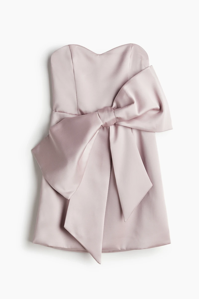 Robe bustier en satin avec boucle devant