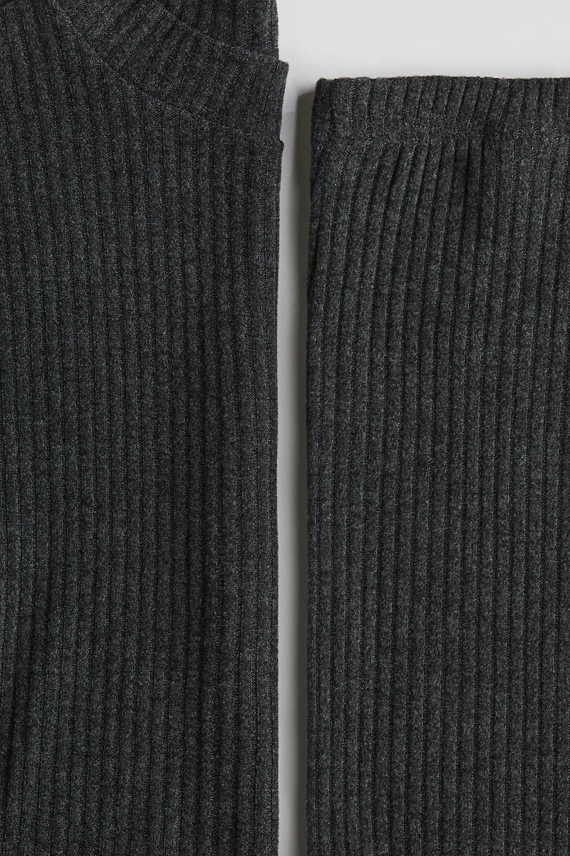 Ensemble 2 pièces avec haut et pantalon