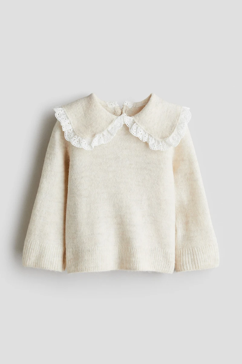Sweater with Peter Pan Collar