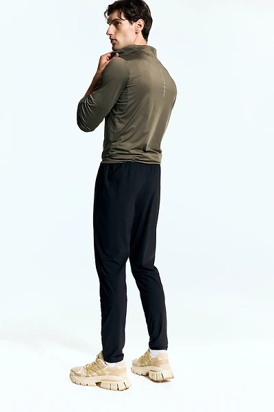 Slim-Fit Sports Pants with DryMove™