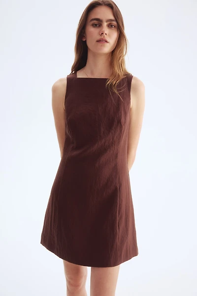Robe à encolure carrée en sergé