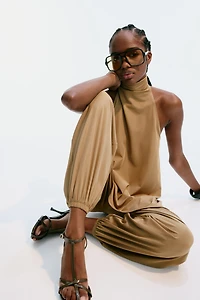 Haut asymétrique avec dos nu