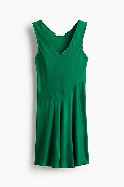 Robe évasée en satin