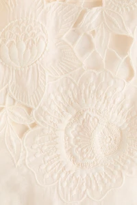 Chemise en broderie anglaise