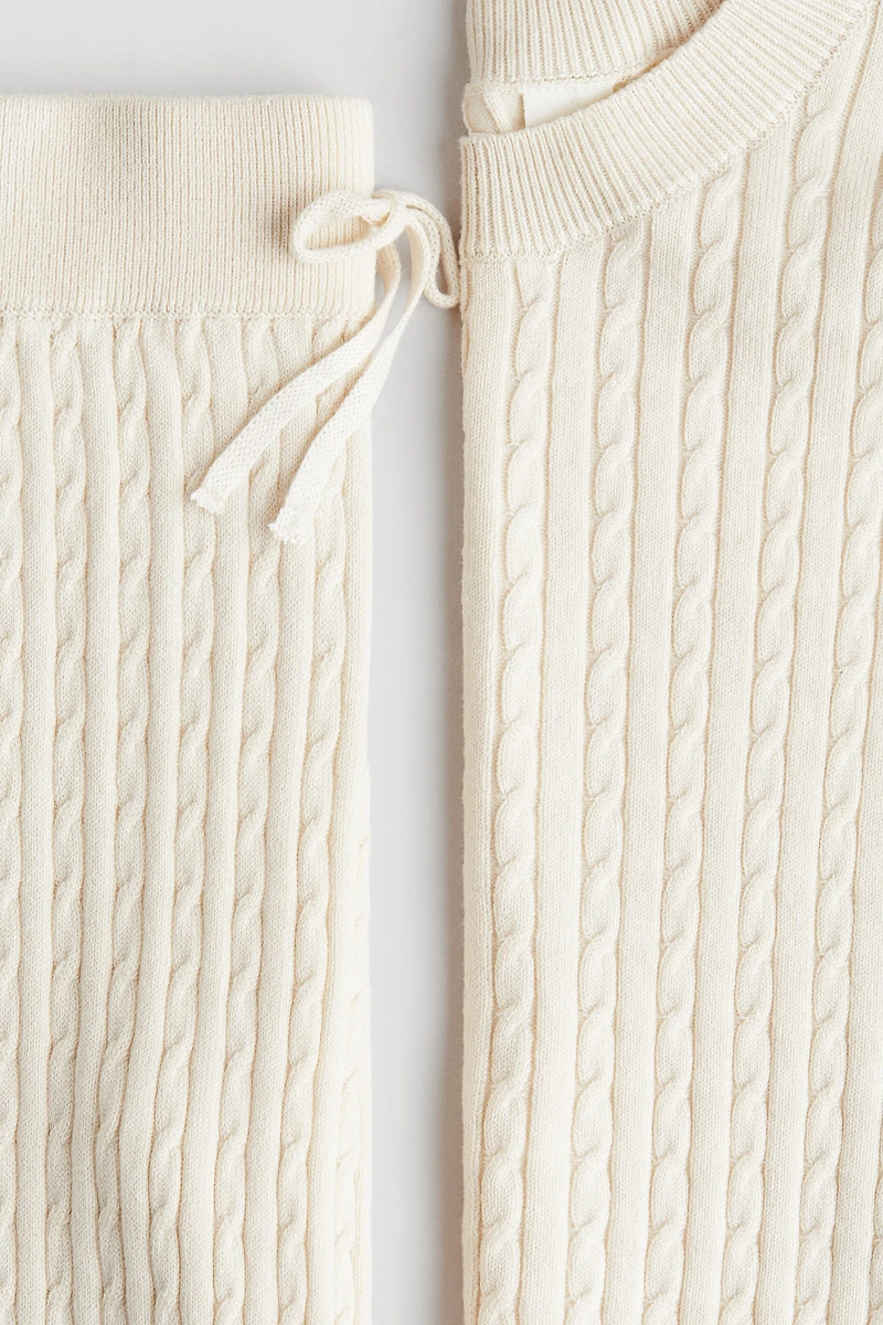 2-Piece Cable-Knit Set