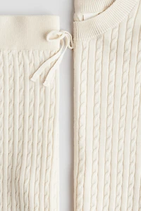 2-Piece Cable-Knit Set