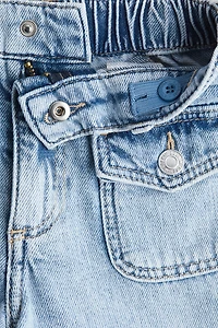 Loose-Fit Wide-Leg Jeans
