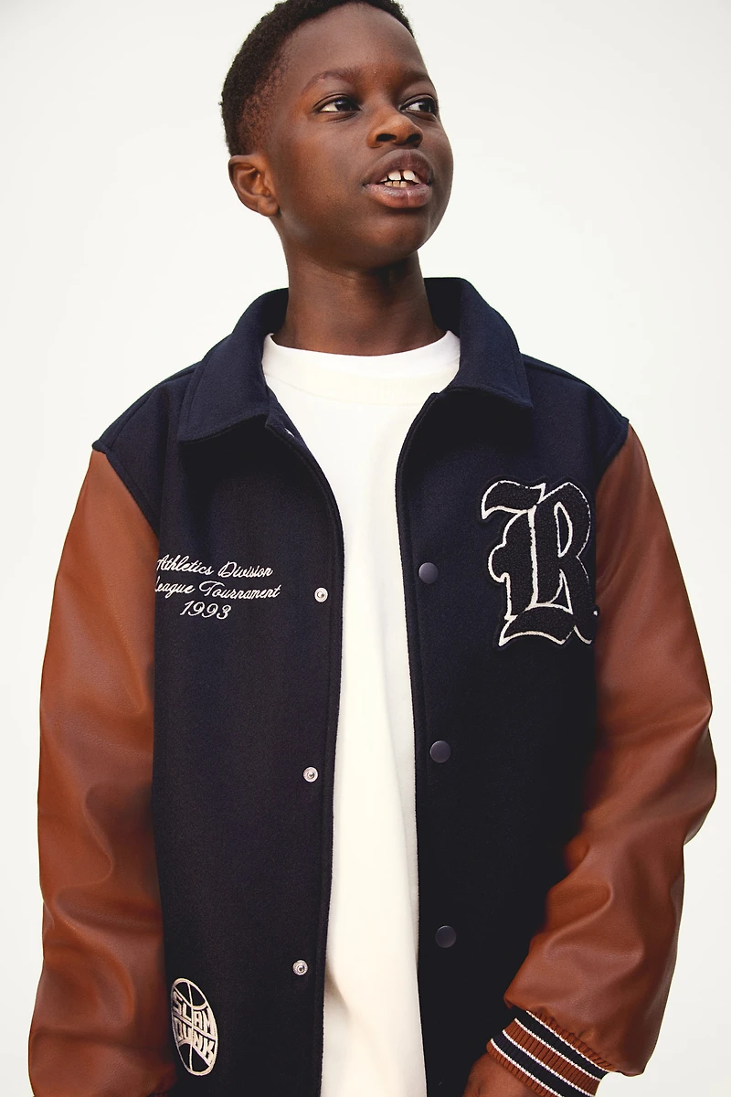 Veste de baseball avec applications