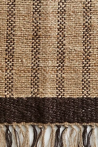 Tapis frangé en jute