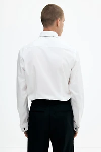 Chemise de d'habit près du corps