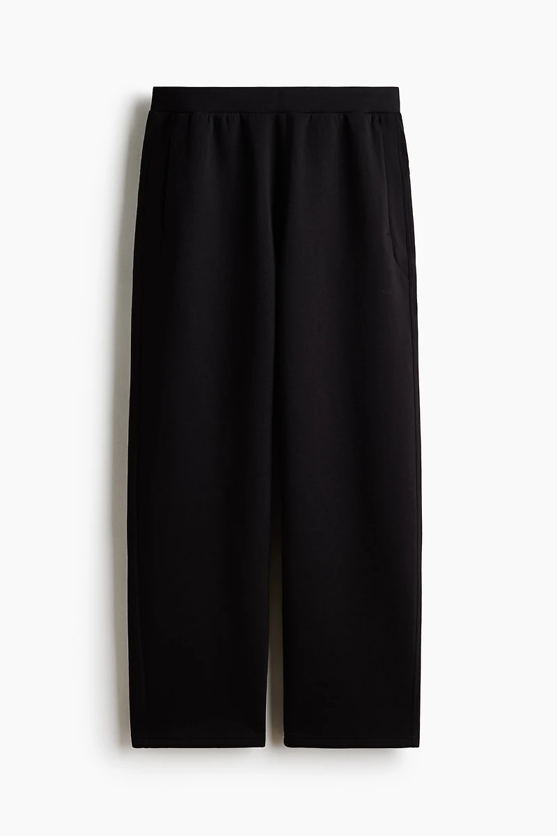 Loose-Fit Sports Joggers with DryMove™