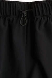 Lightweight Sports Shorts with DryMove™