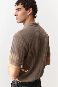 Polo près du corps en jersey texturé