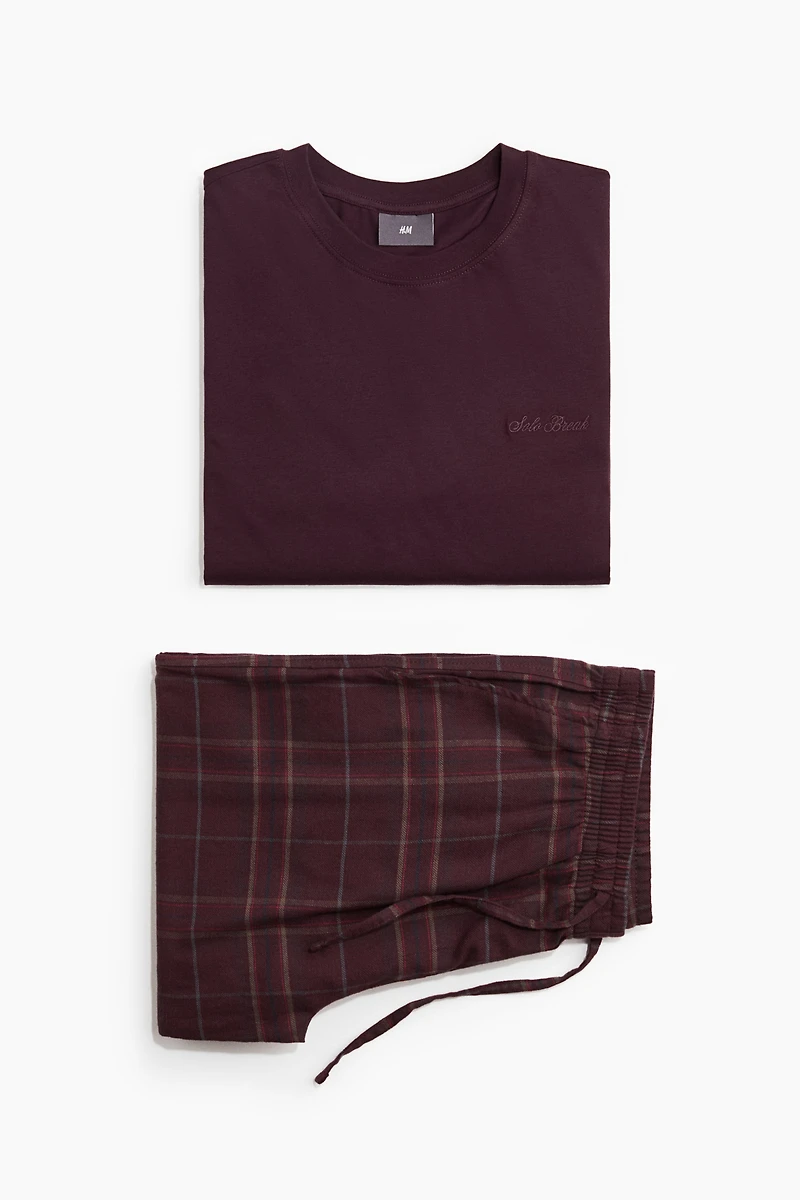 T-shirt et pantalon de pyjama en coton